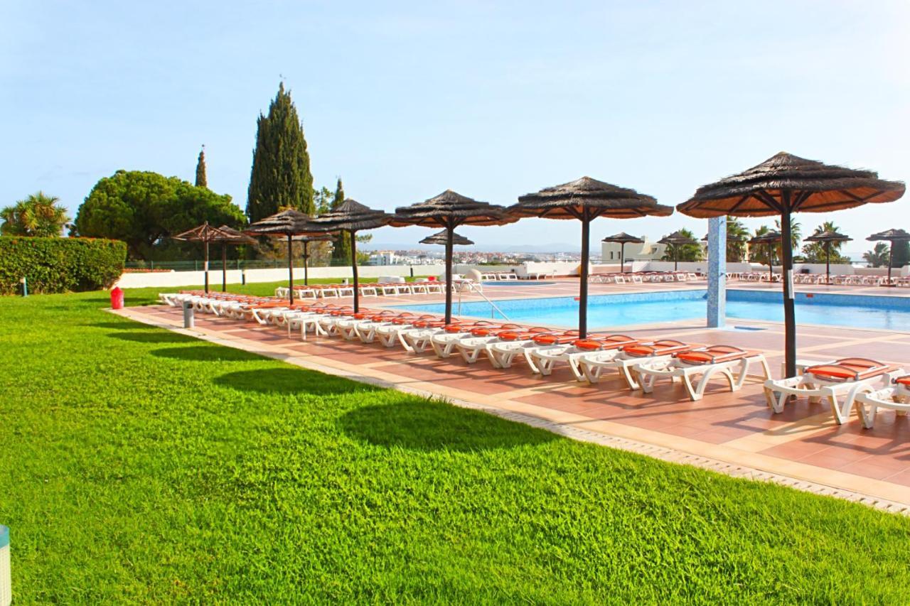 Апартаменты Cozy And Stylish Just 800m From The - New On Booking! Албуфейра